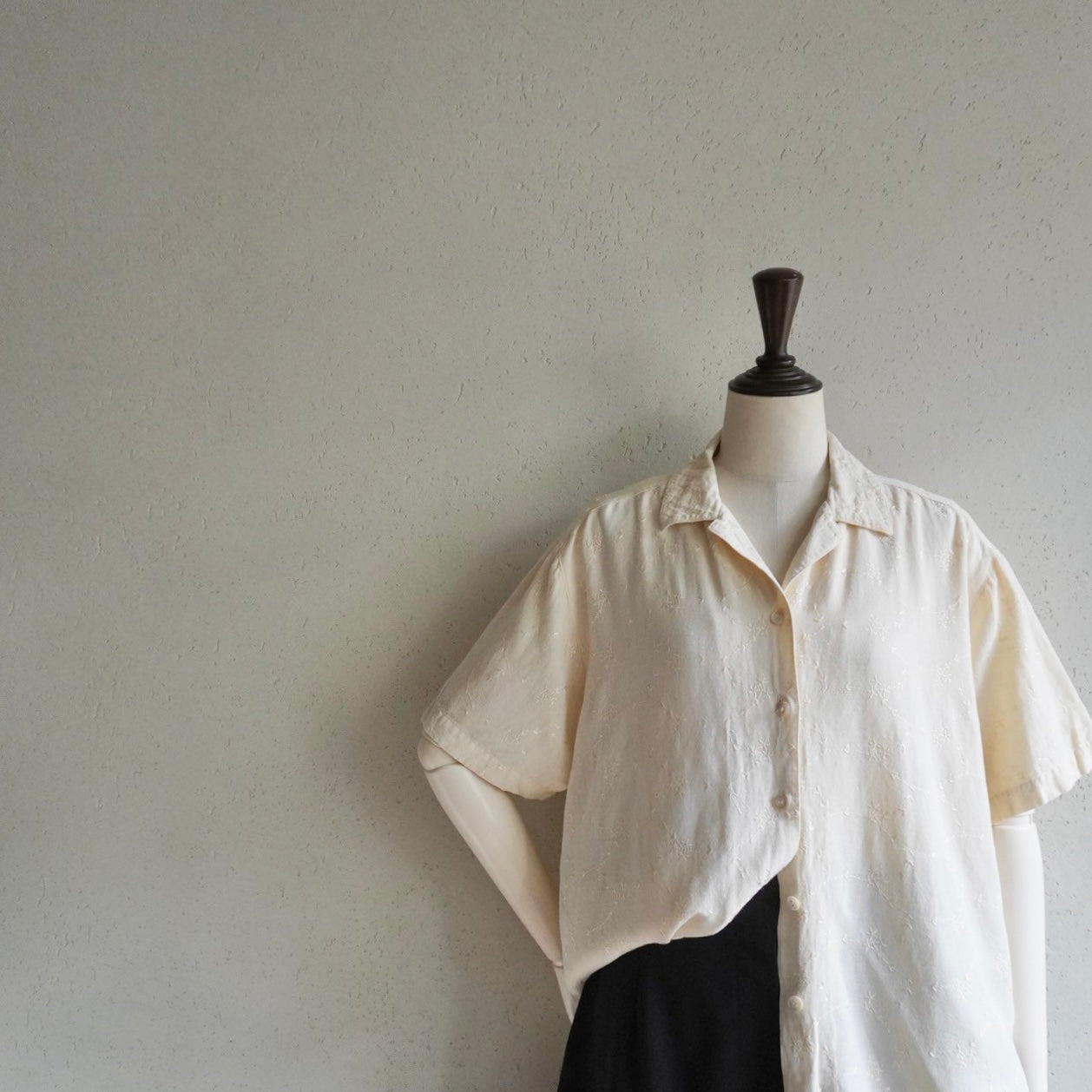 90s Embroidery Shirt