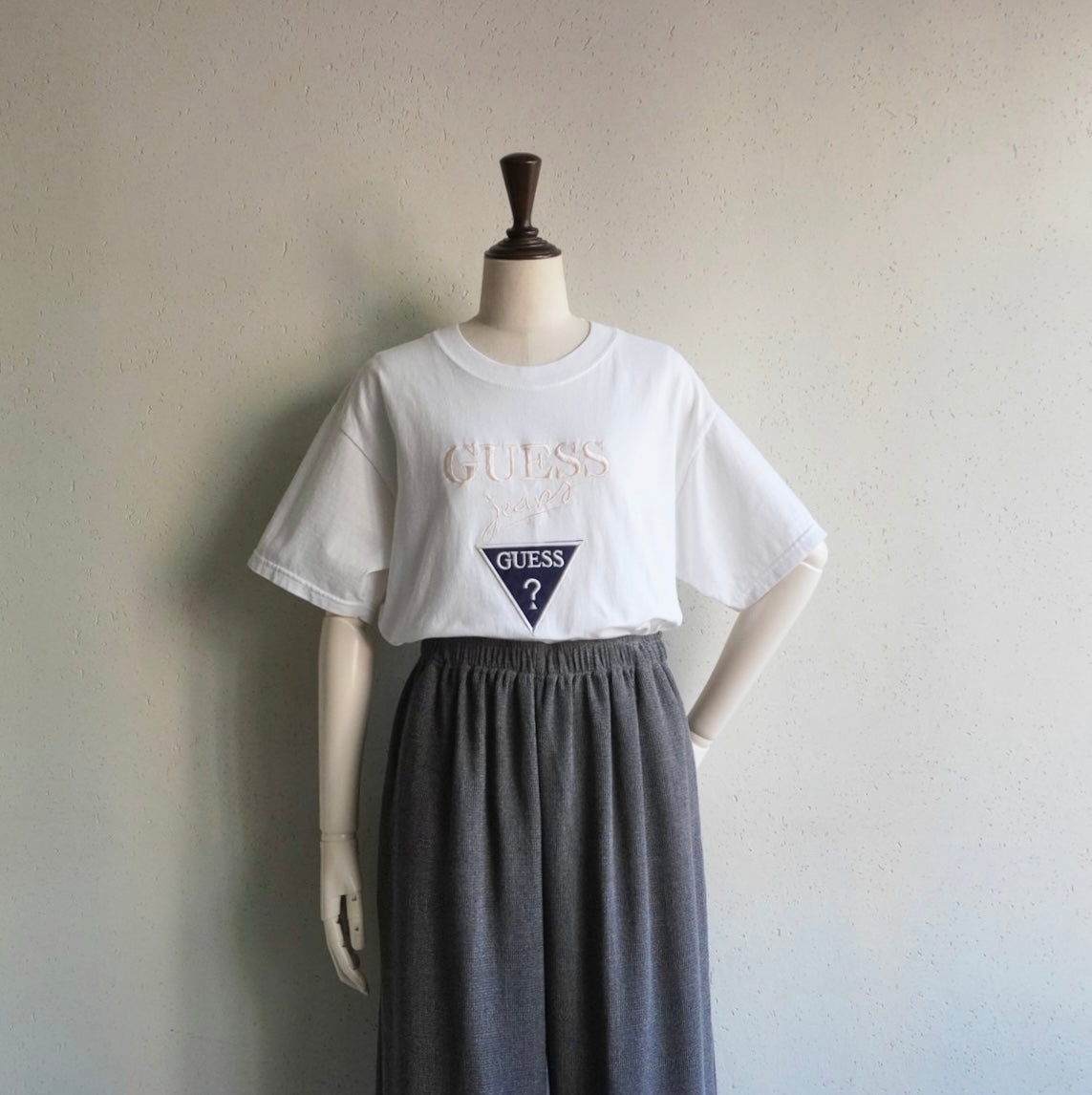 90s "GUESS" Embroidery T-shirt Made in USA
