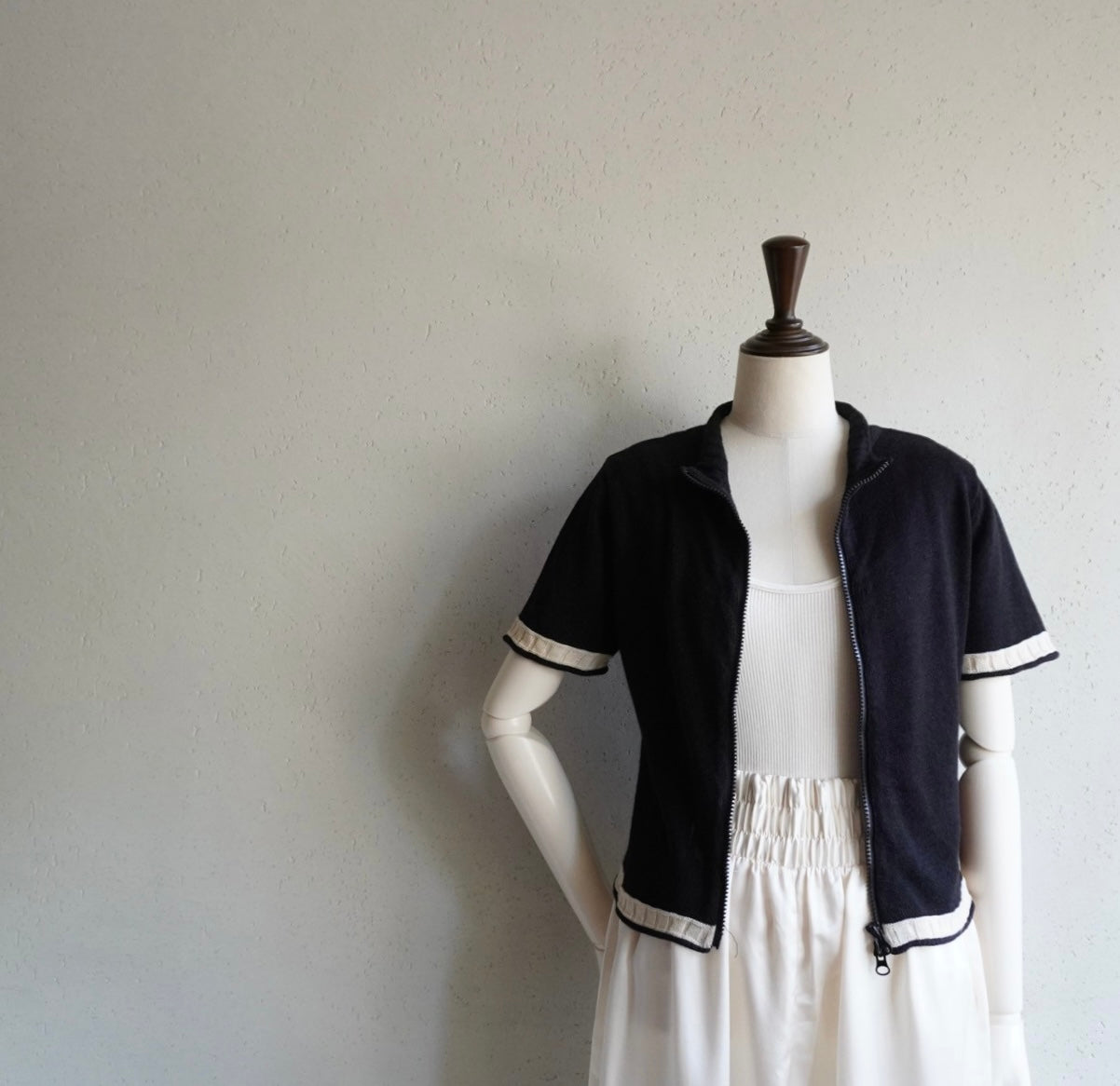90s EURO Zipped Top