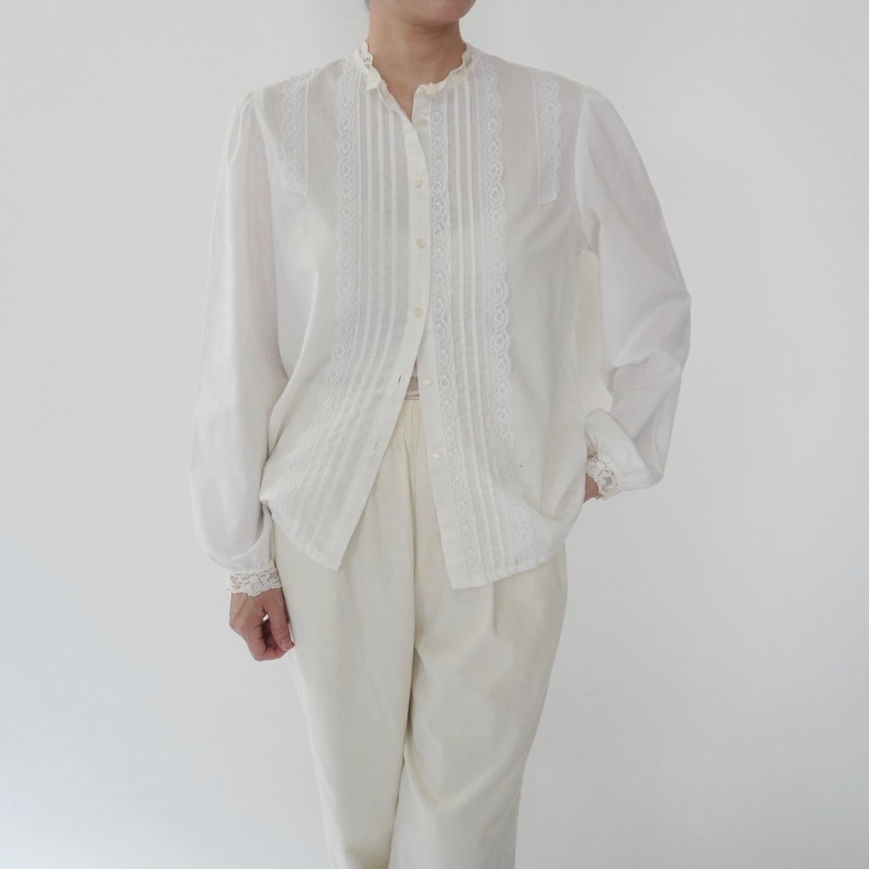 80s Lace Design Blouse