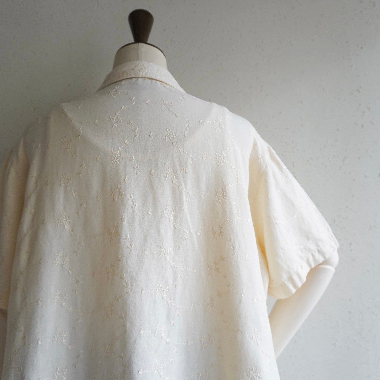 90s Embroidery Shirt