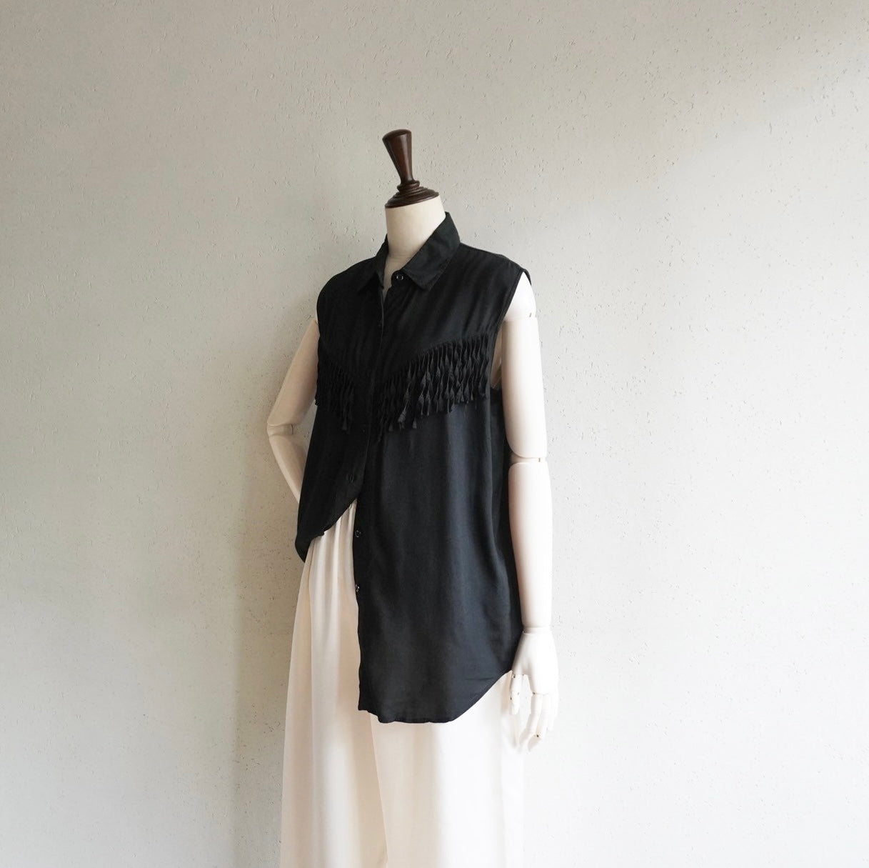 90s Sleeveless Fringe Shirt