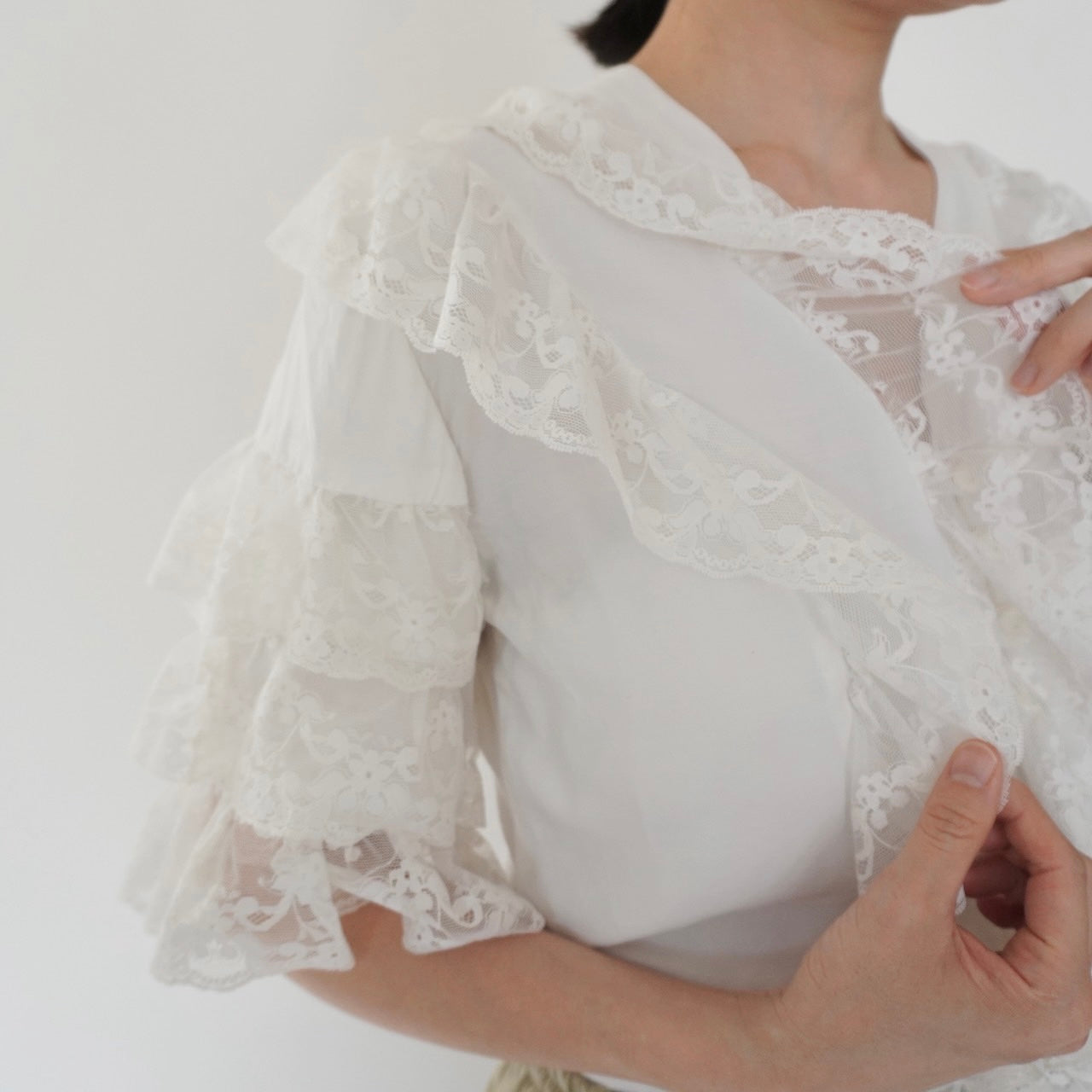 80s Lace Design Blouse