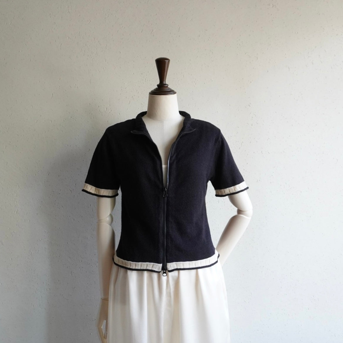 90s EURO Zipped Top