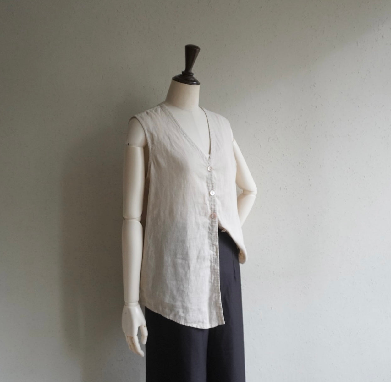 90s "SAKS FIFTH AVENUE" Sleeveless Top