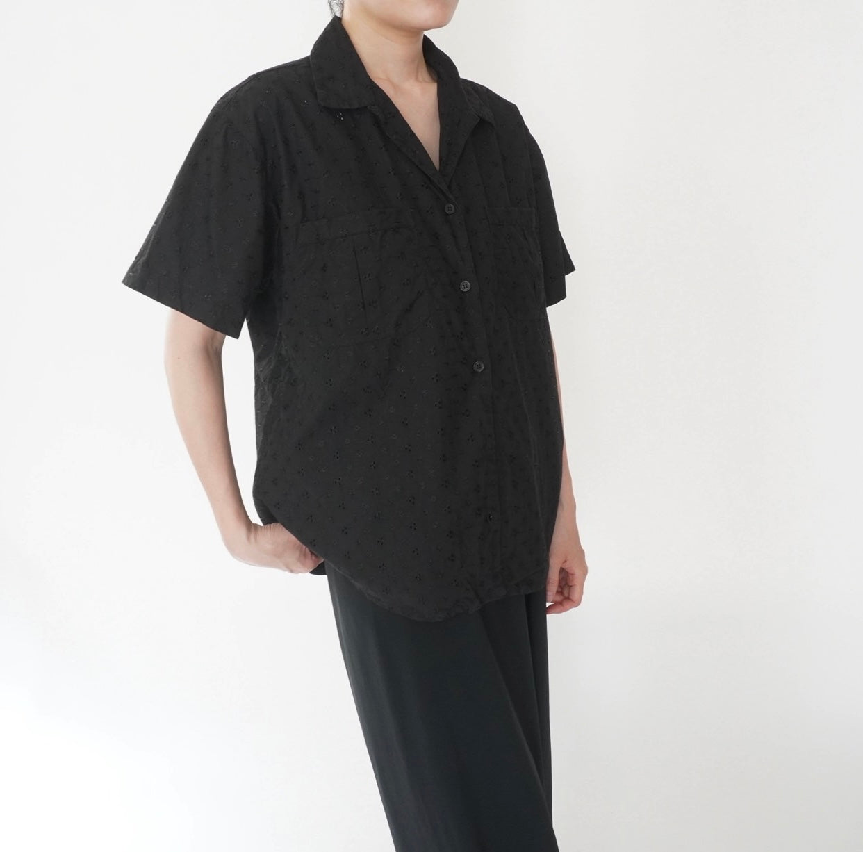 90s Embroidery Cut Lace Design Shirt