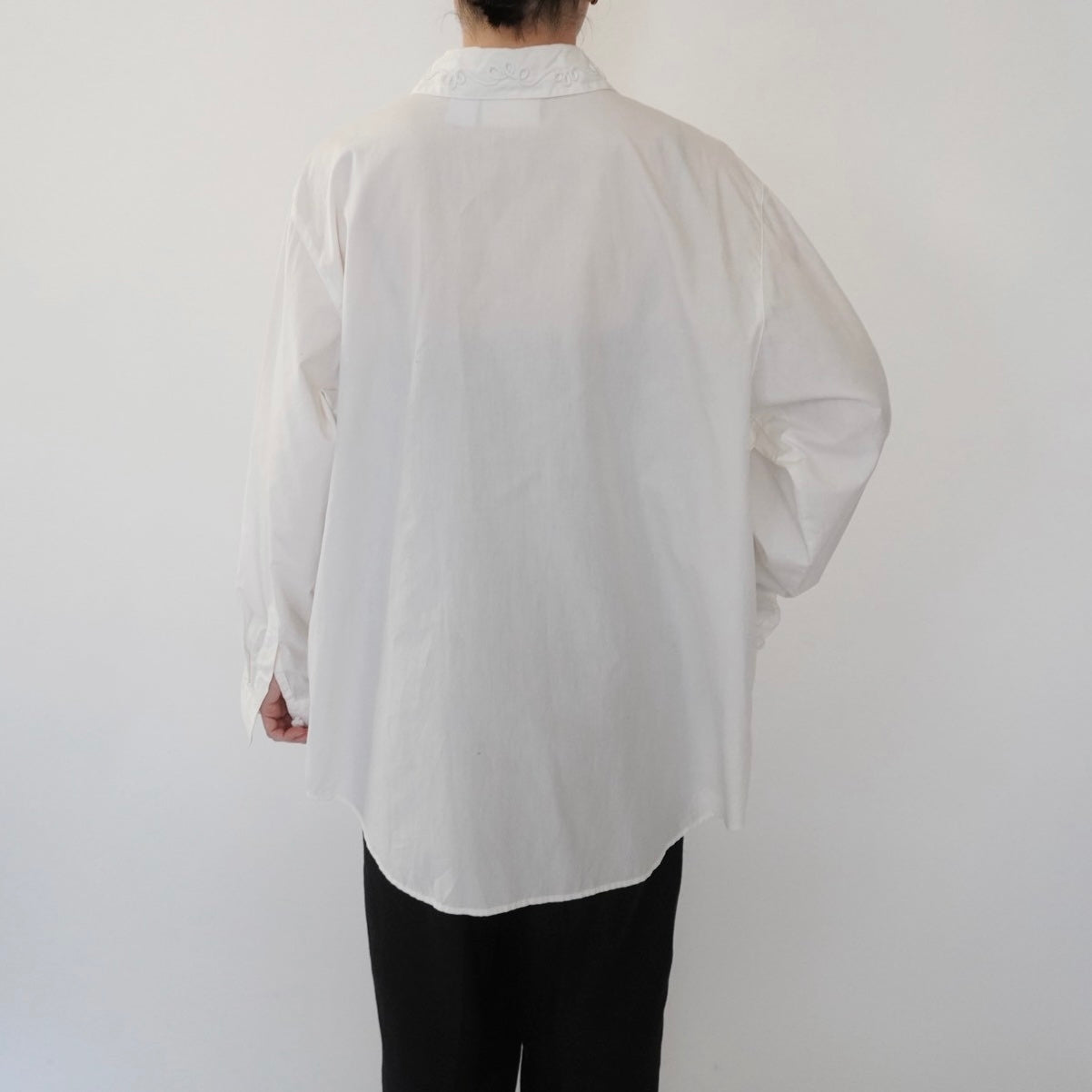 90s Embroidery Collar Shirt