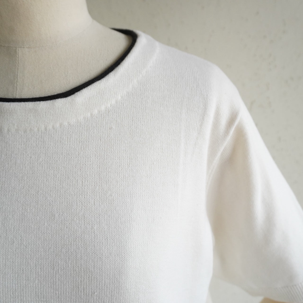 90s Line Design Top
