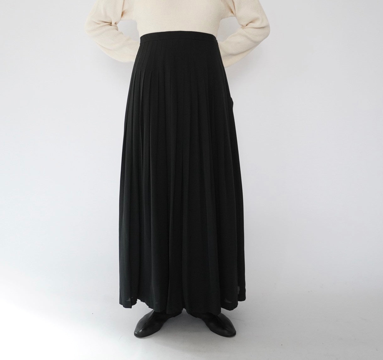 90s "Saks Fifth Avenue" Silk Pleats Skirt