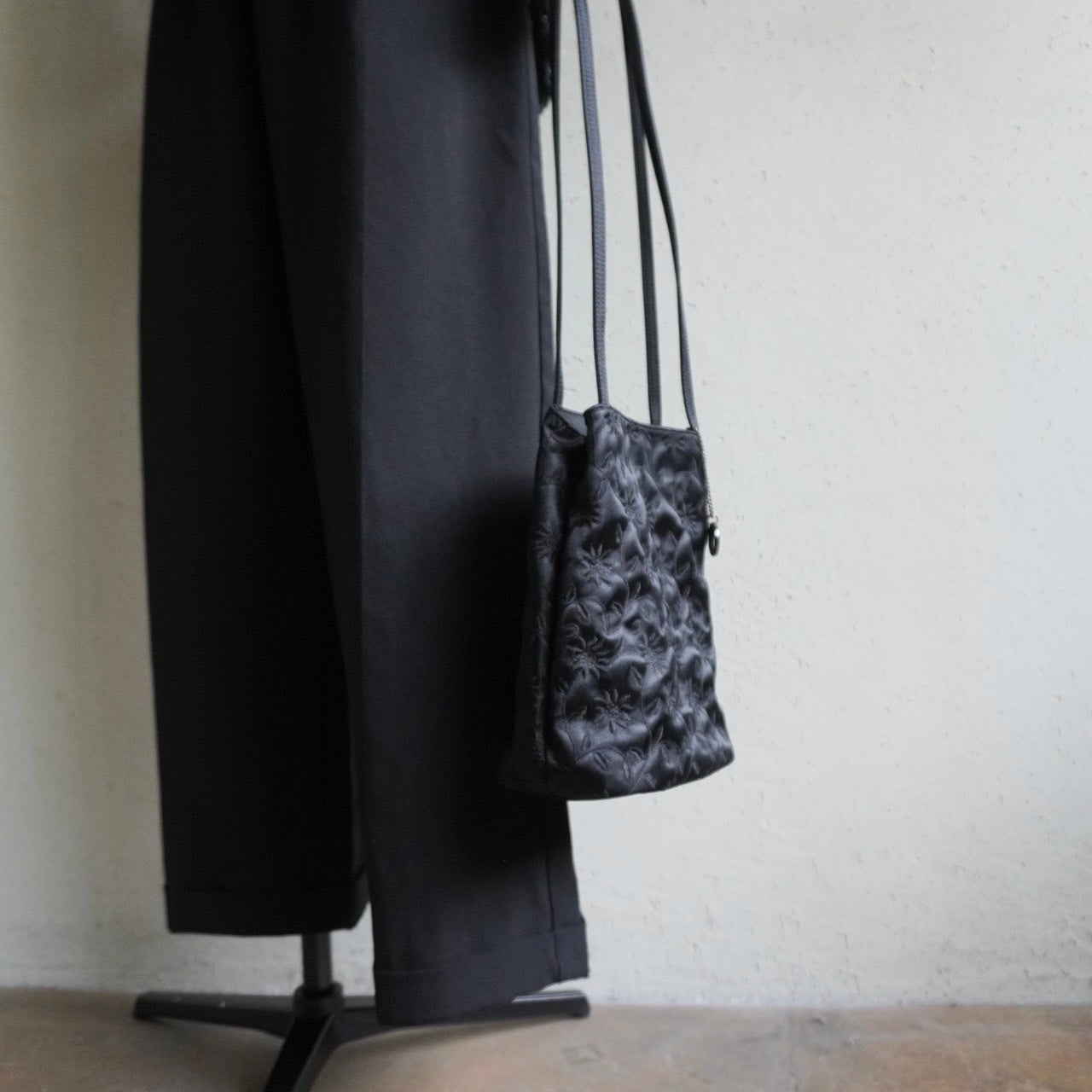 "NINE WEST” Embroidery Bag