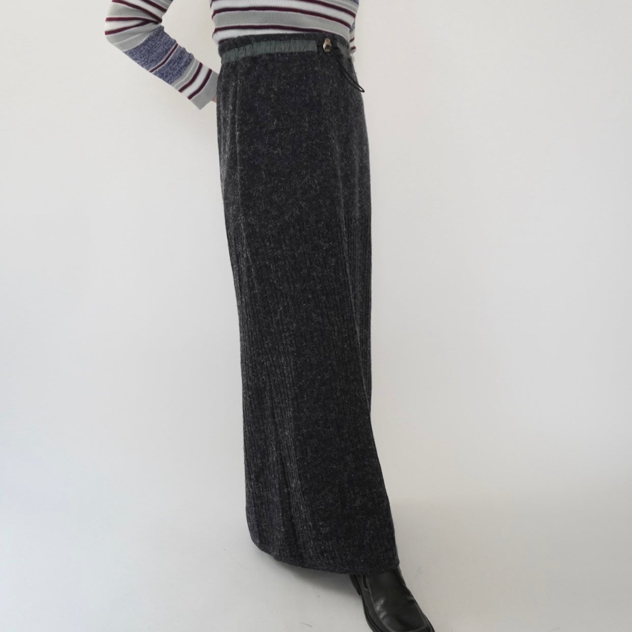 90s EURO Ribbed Knit Maxi Skirt