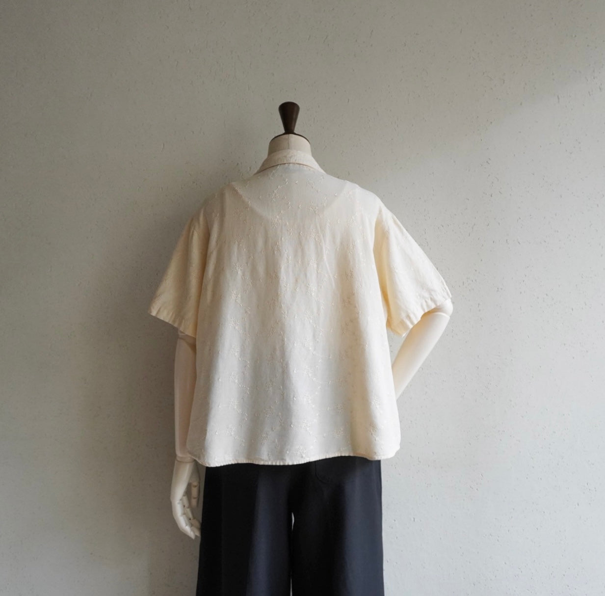 90s Embroidery Shirt