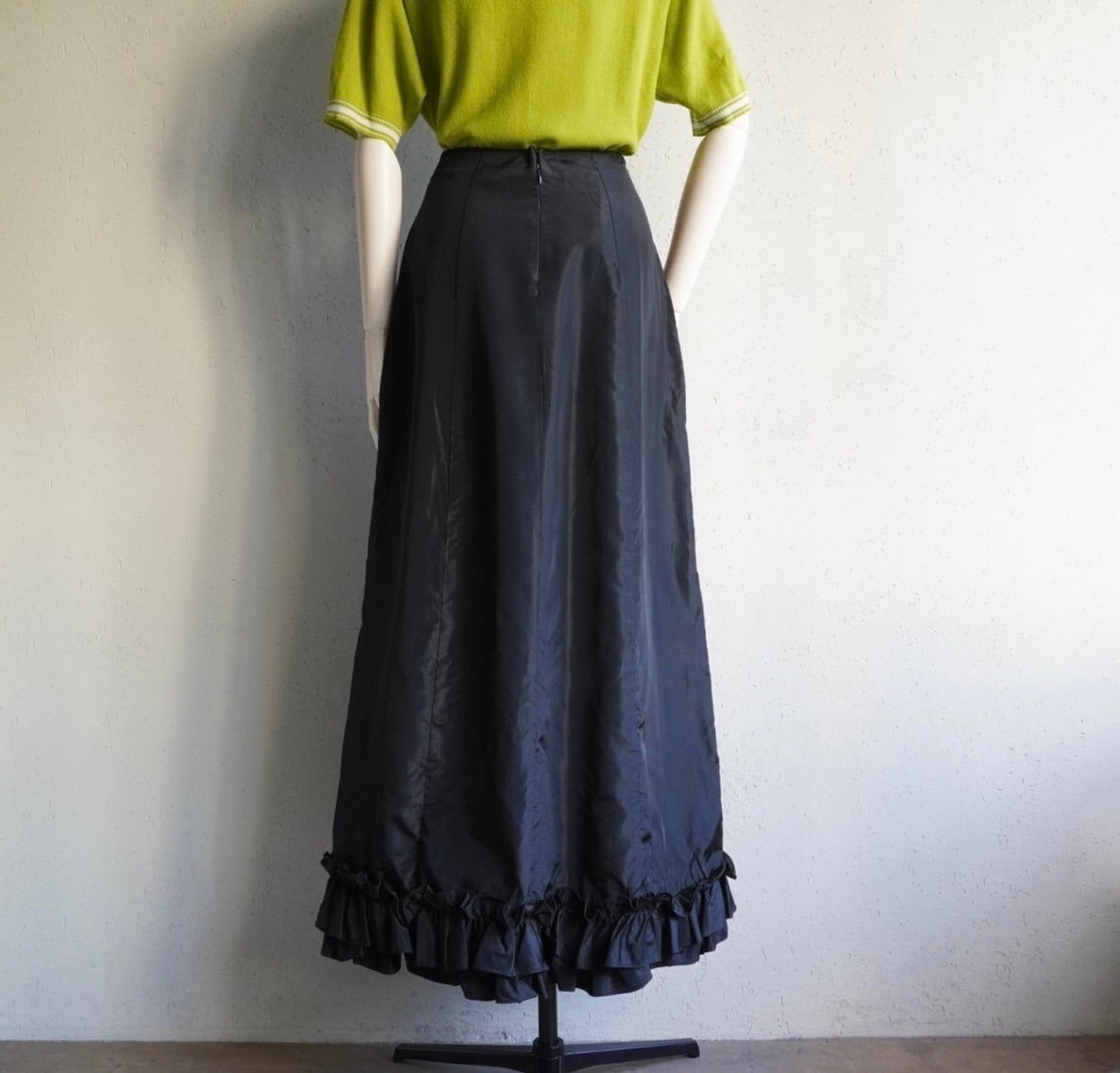 90s Black Design Skirt