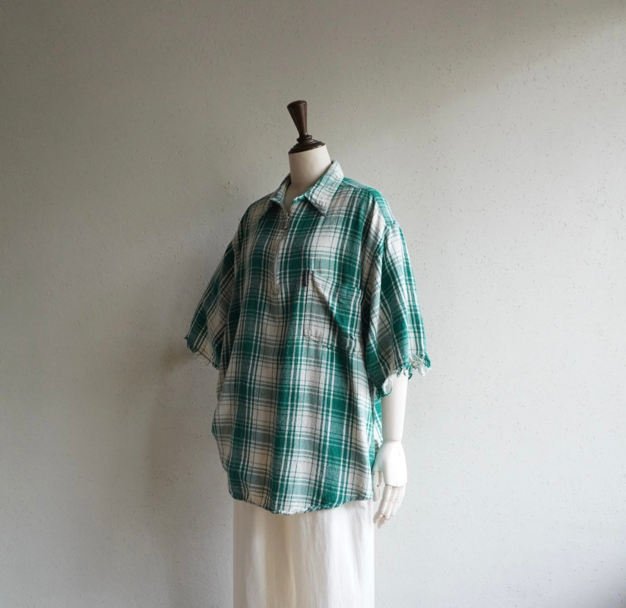 90s Zipped Pullover Shirt