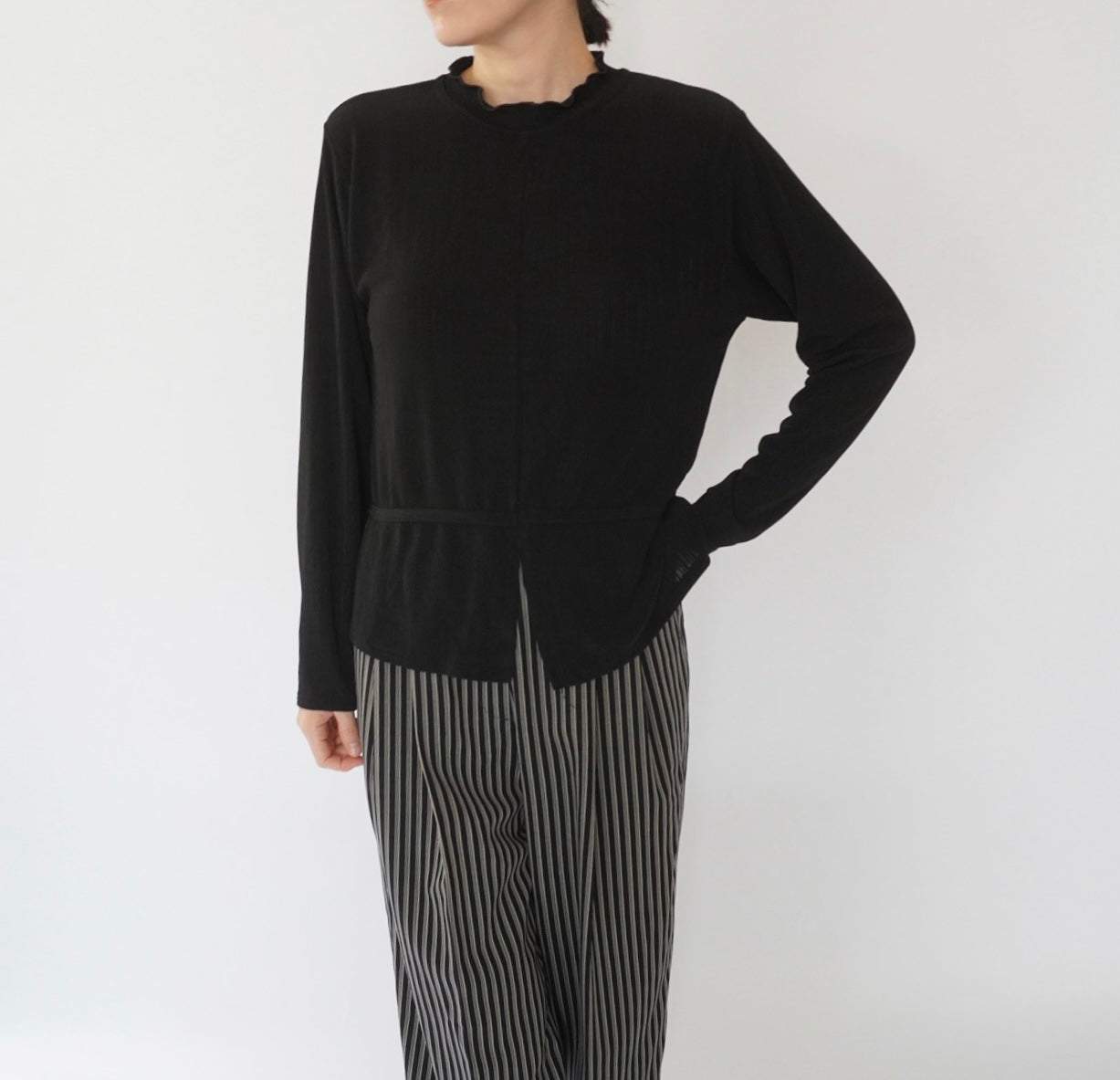 90s Black Design Top