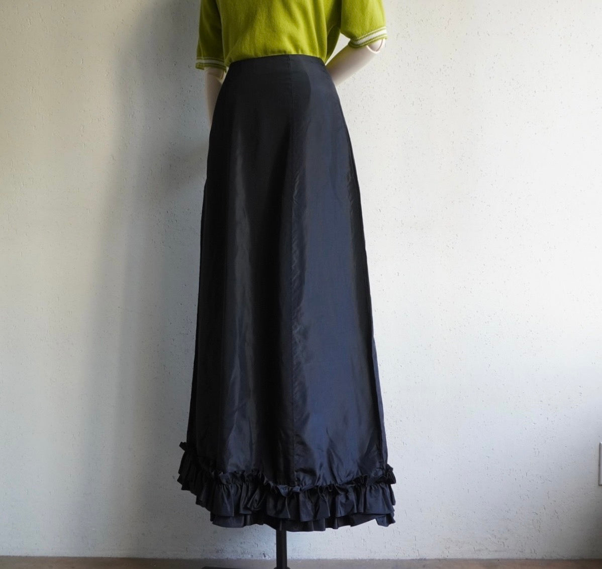 90s Black Design Skirt