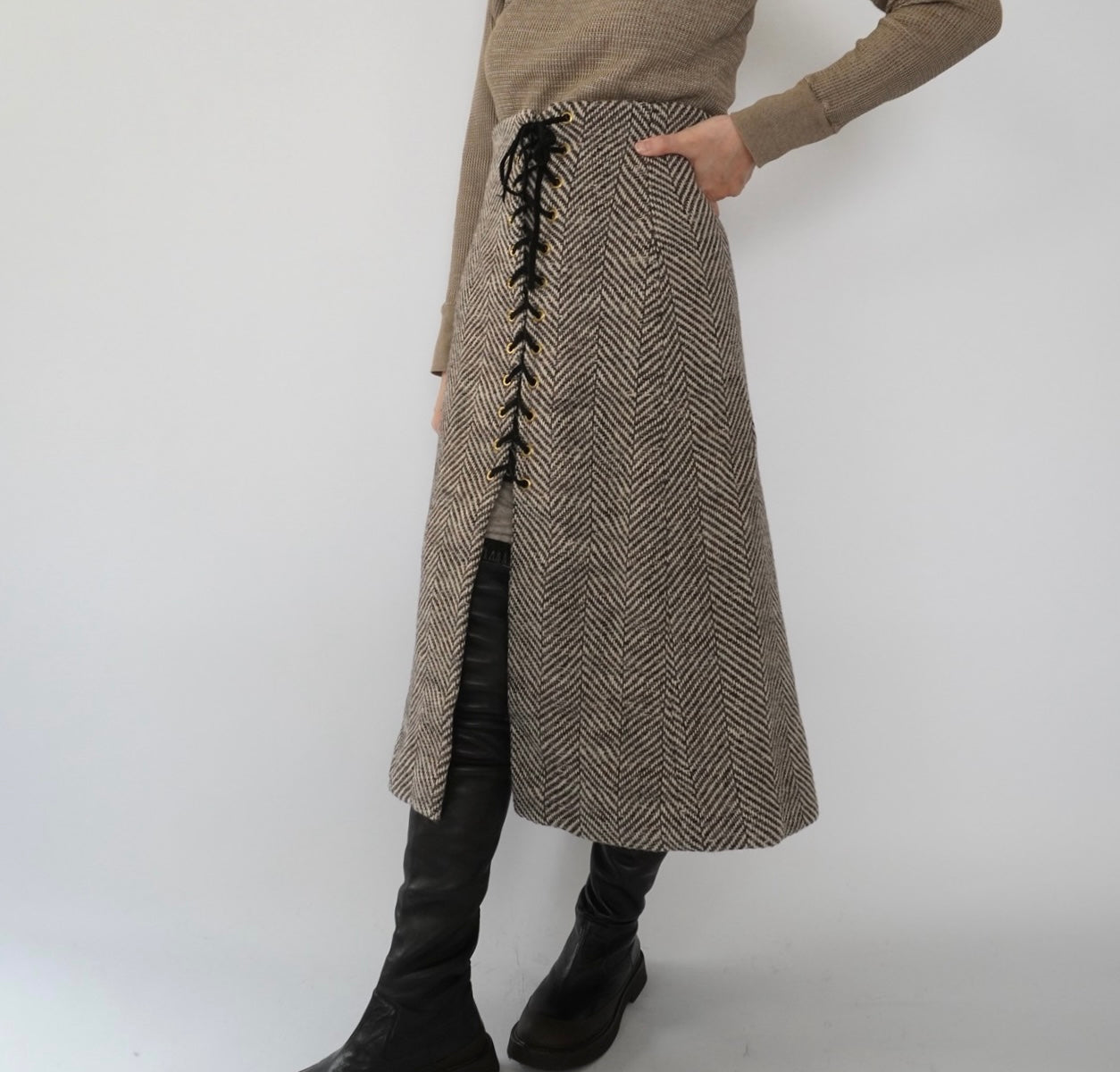 60s,70s "TRAINA BOUTIQUE" Lace Up Design Skirt