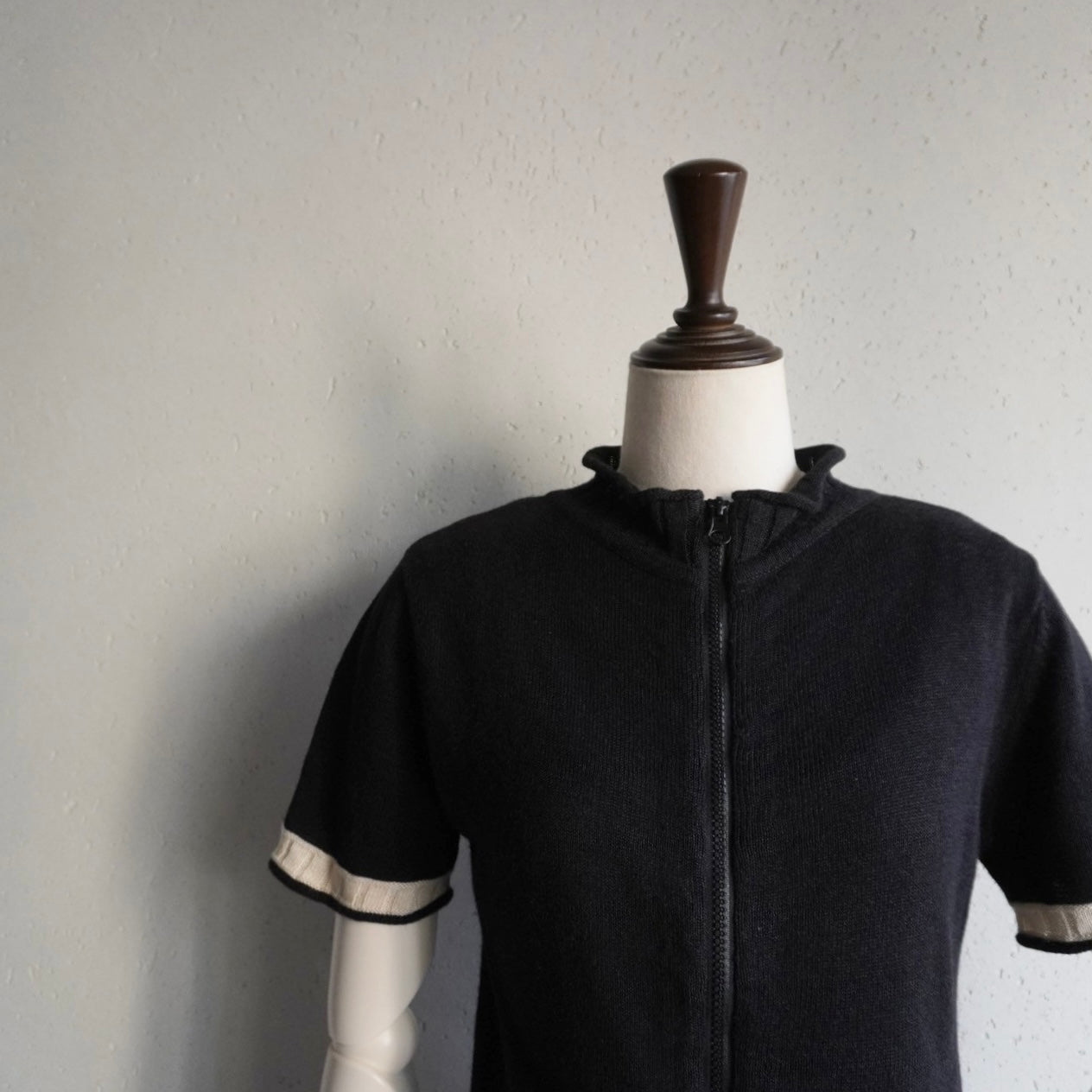 90s EURO Zipped Top