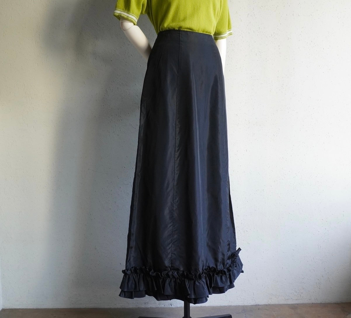 90s Black Design Skirt