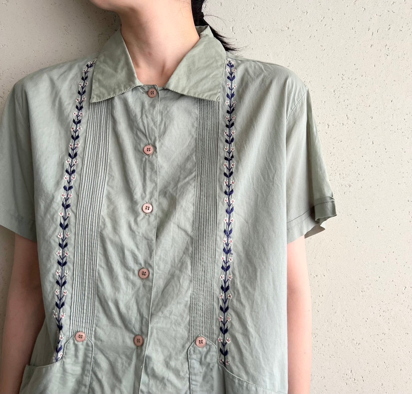 90s Embroidery Shirt