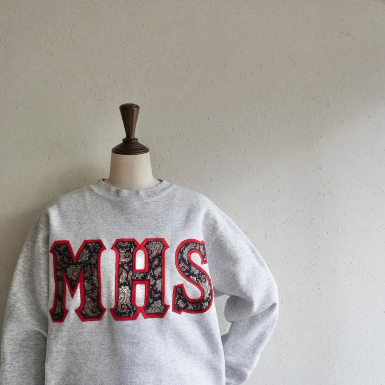 90s Embroidery Sweater Made in USA