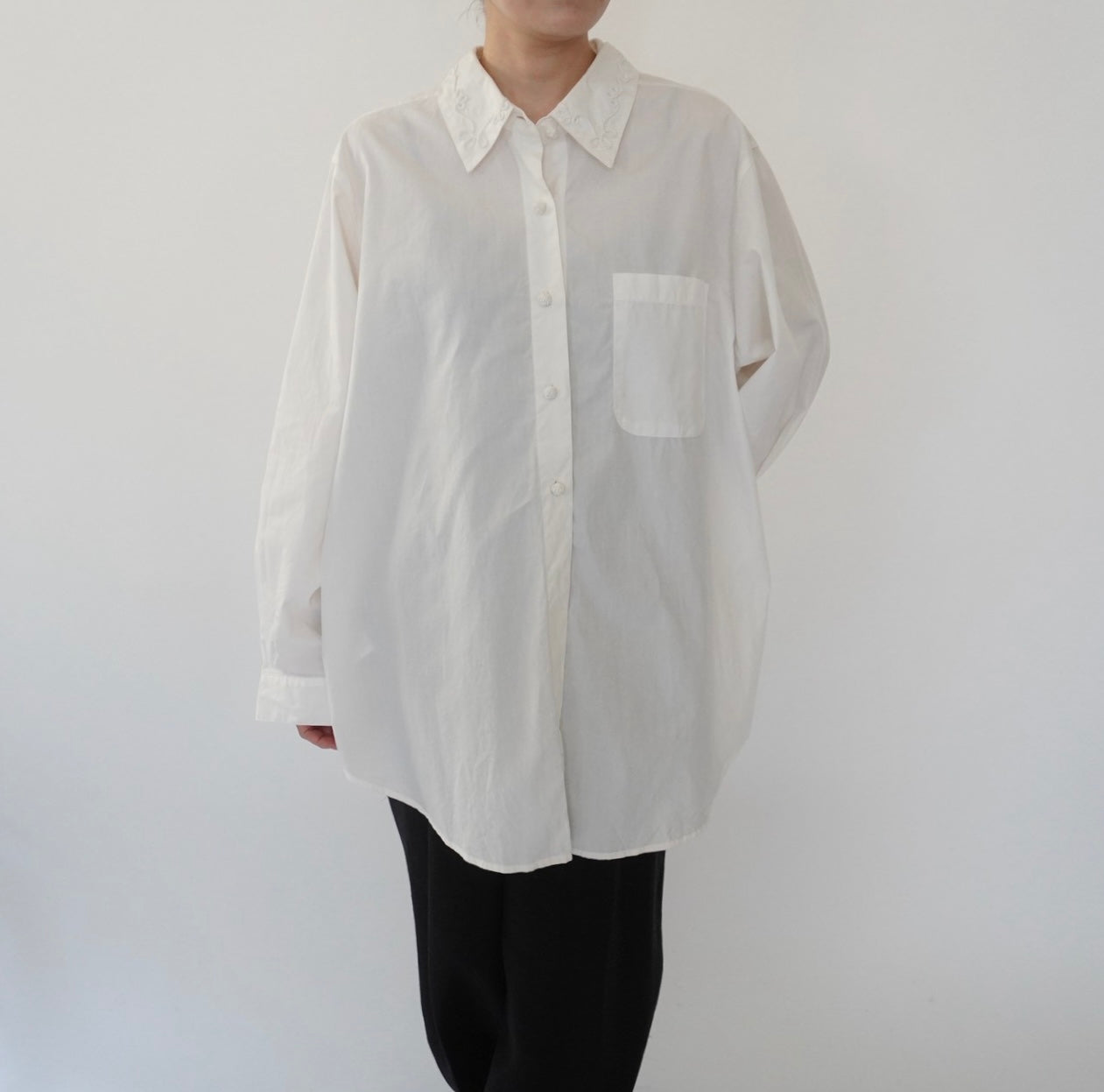 90s Embroidery Collar Shirt
