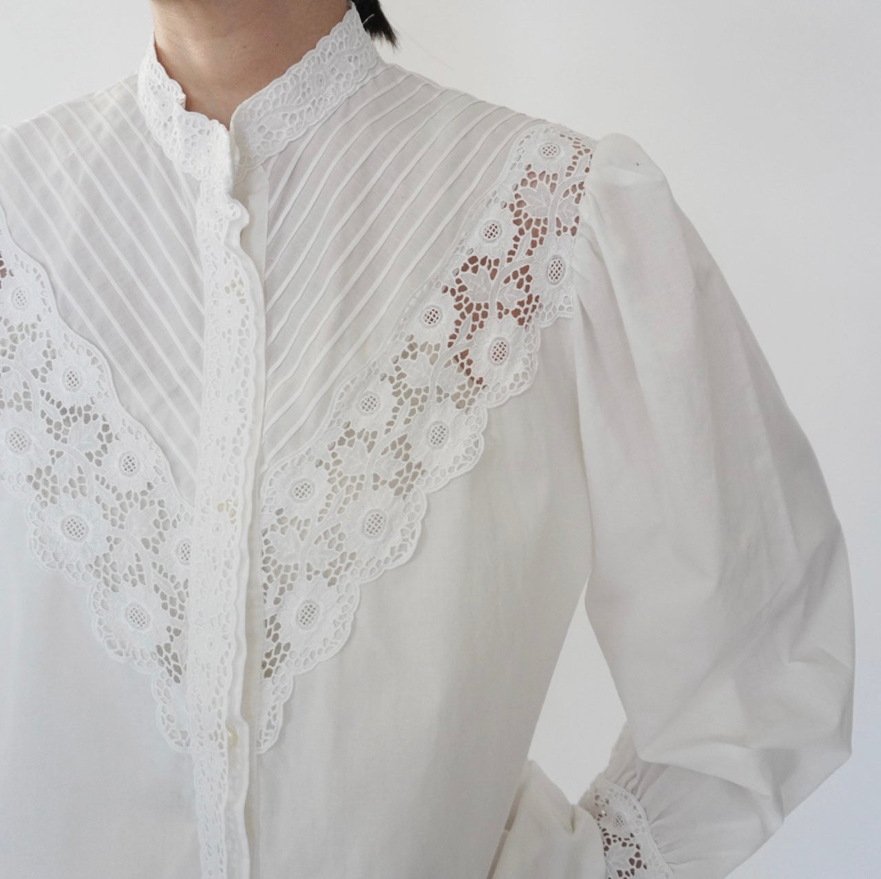 90s EURO Lace Design Blouse