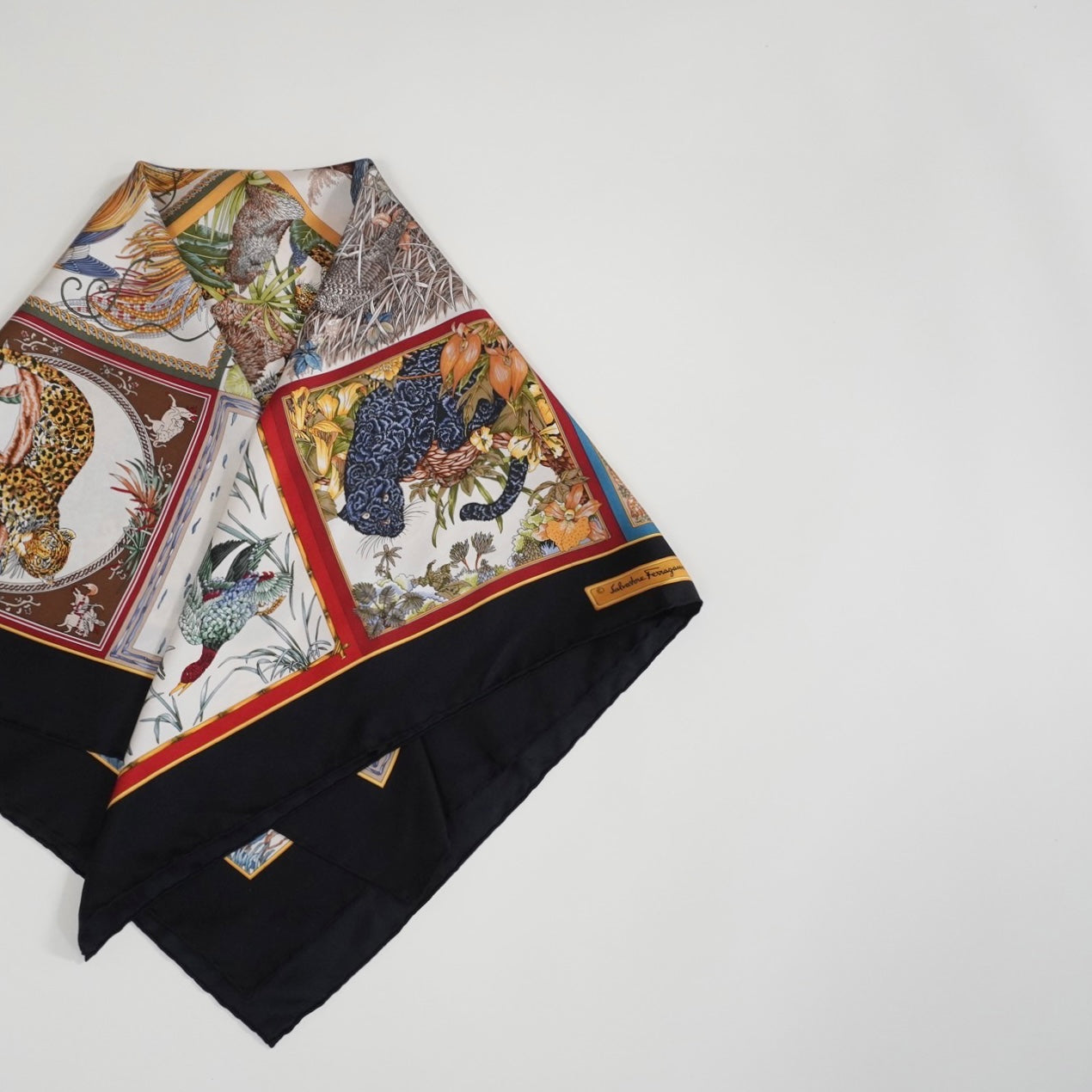 "Salvatore Ferragamo"Silk Scarf Made in Italy