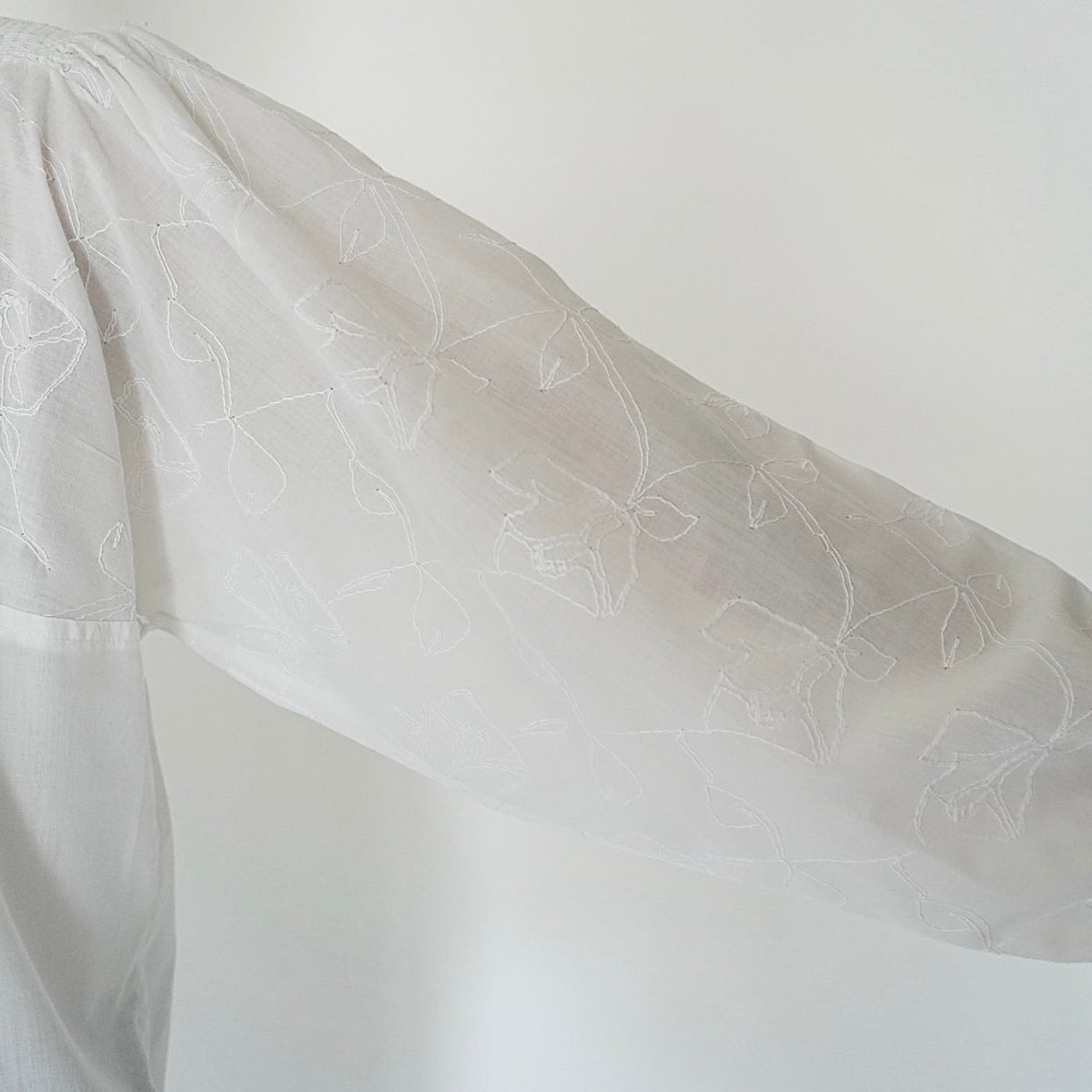 80s Embroidery Blouse