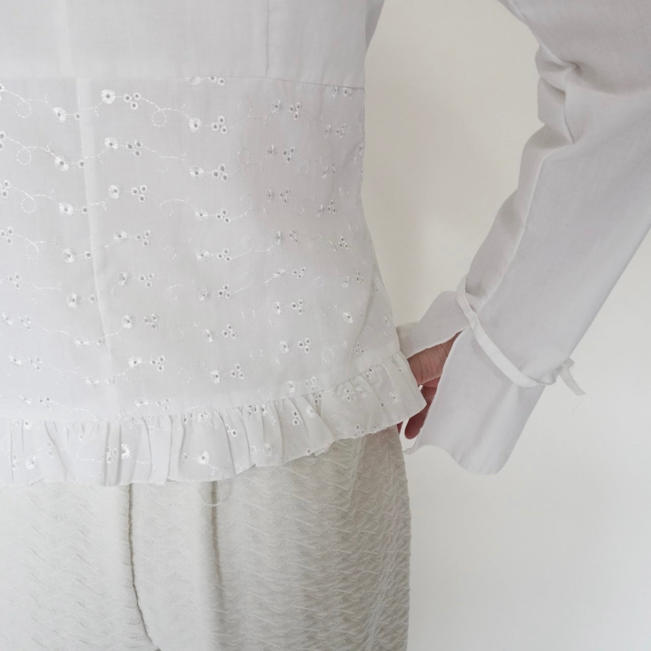 90s Lace Design Blouse