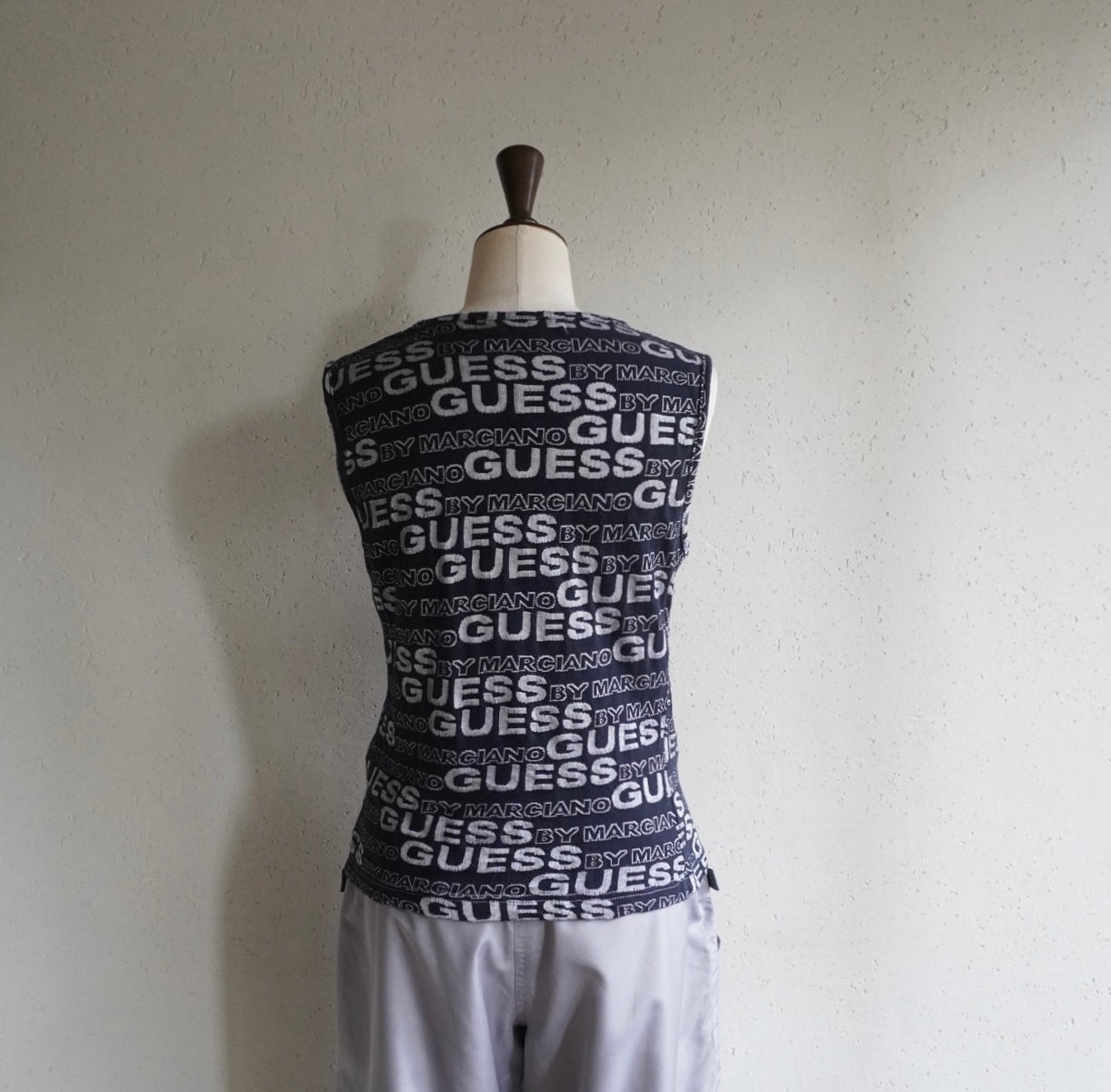 90s "GUESS" Sleeveless Top
