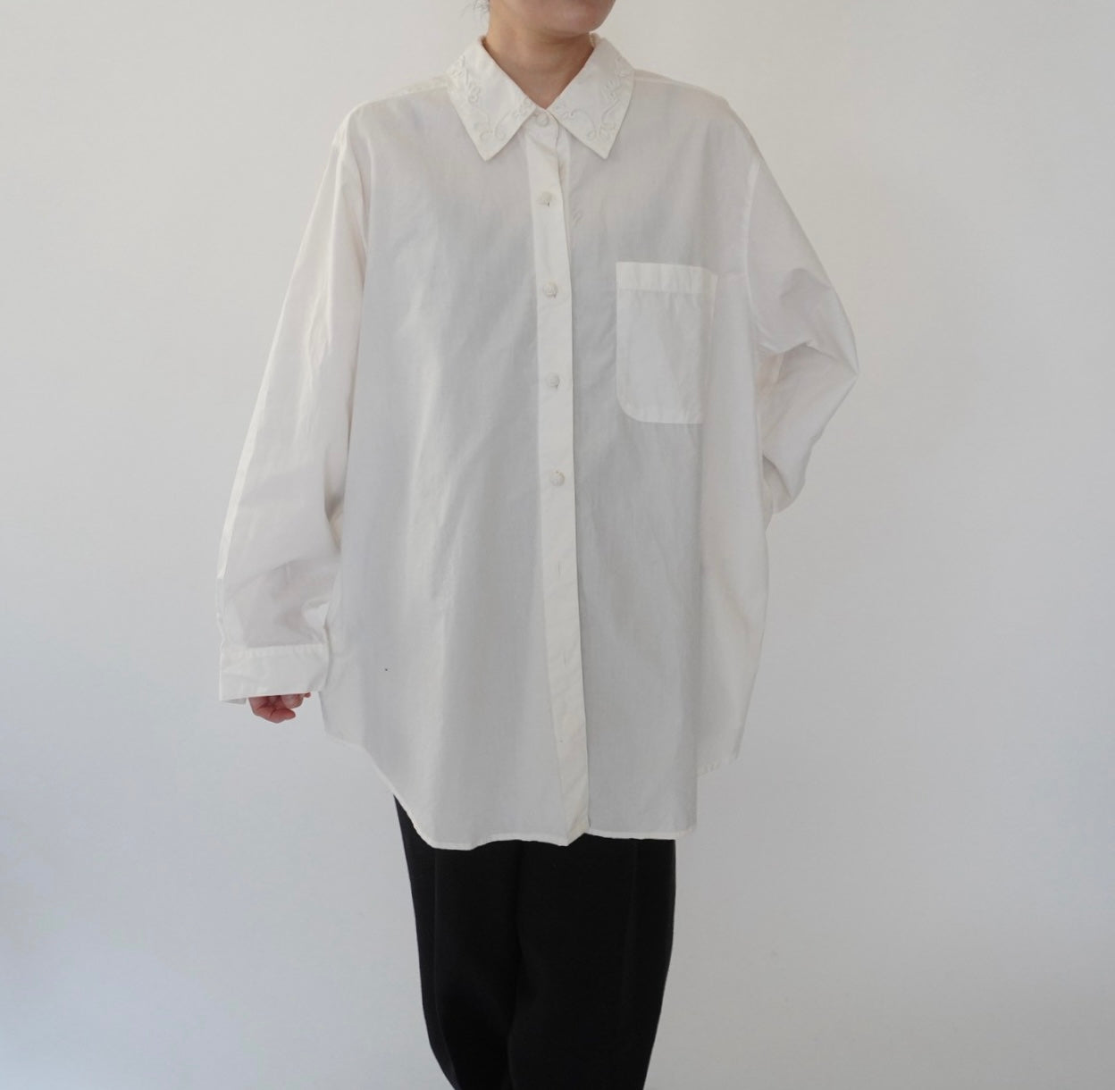 90s Embroidery Collar Shirt