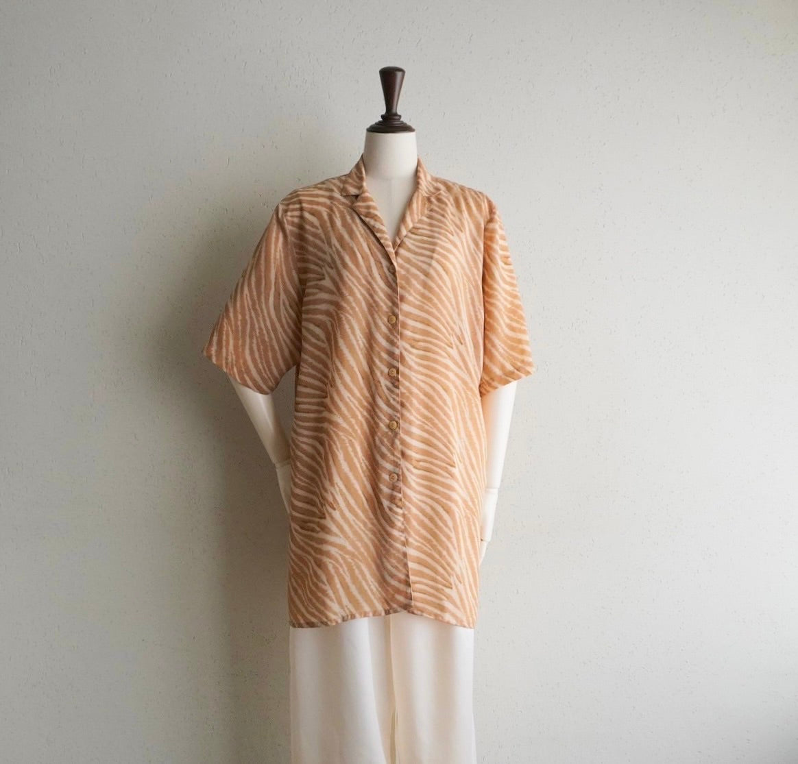 90s Pattern Sheer Shirt