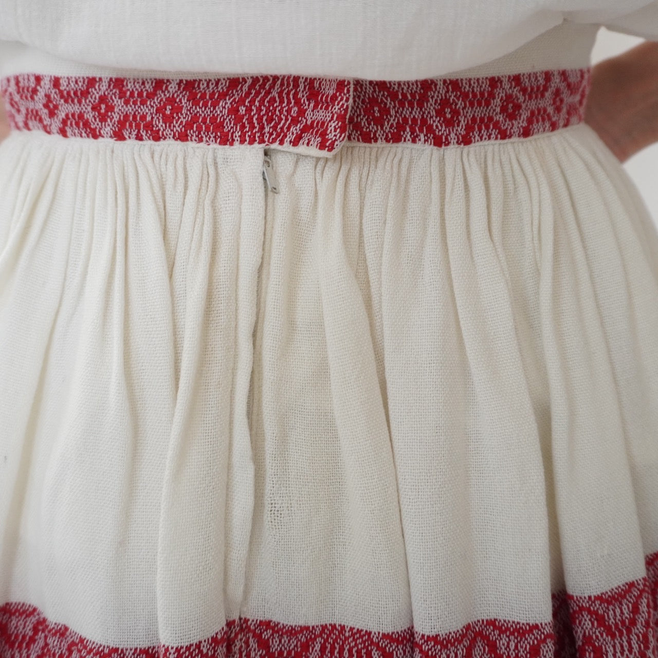 60s Embroidery Skirt