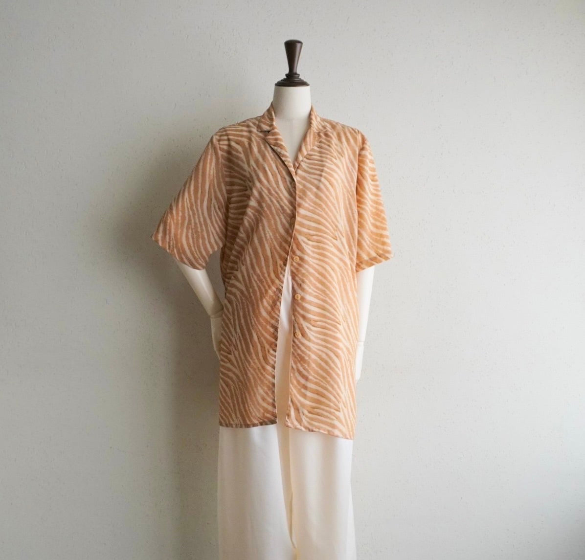 90s Pattern Sheer Shirt