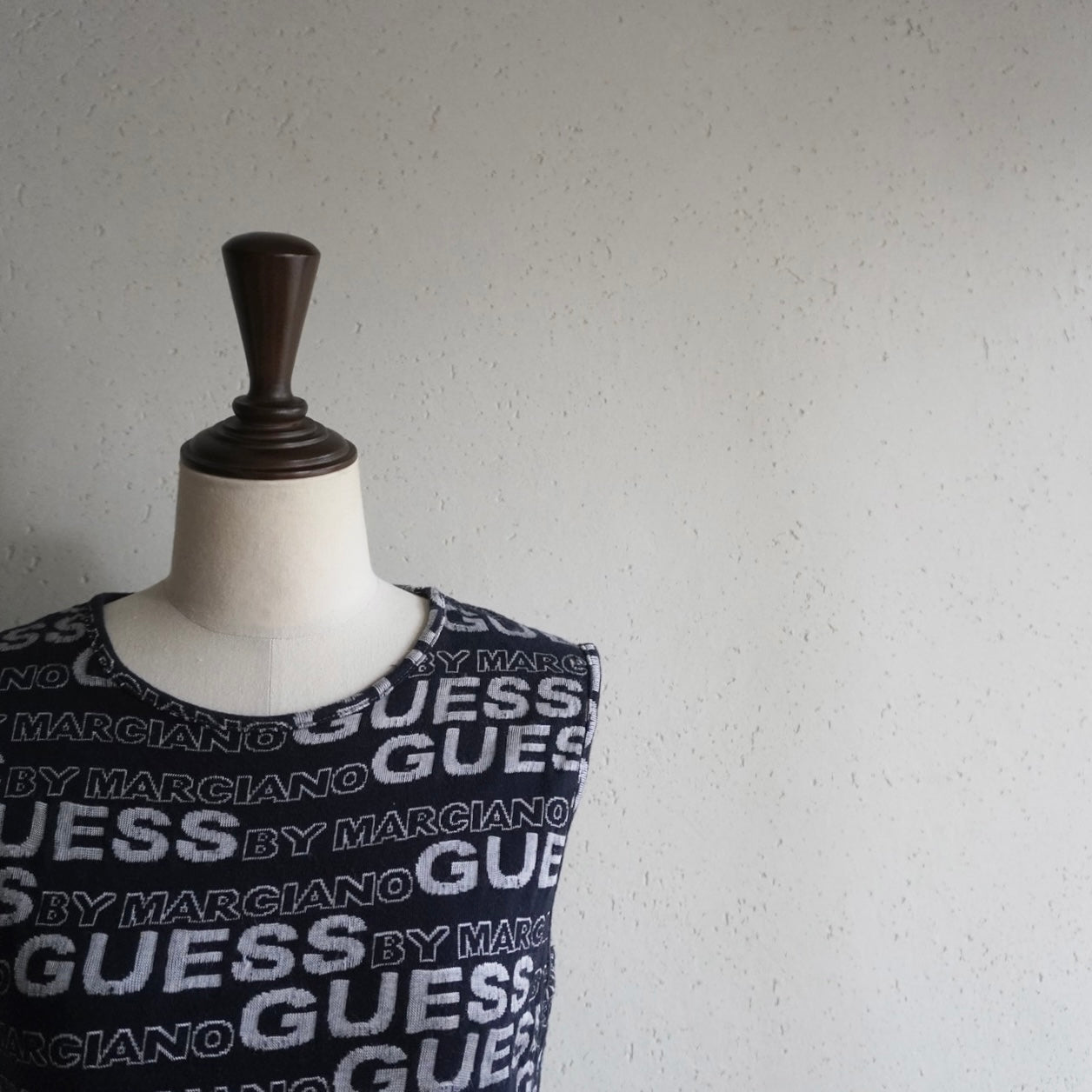 90s "GUESS" Sleeveless Top