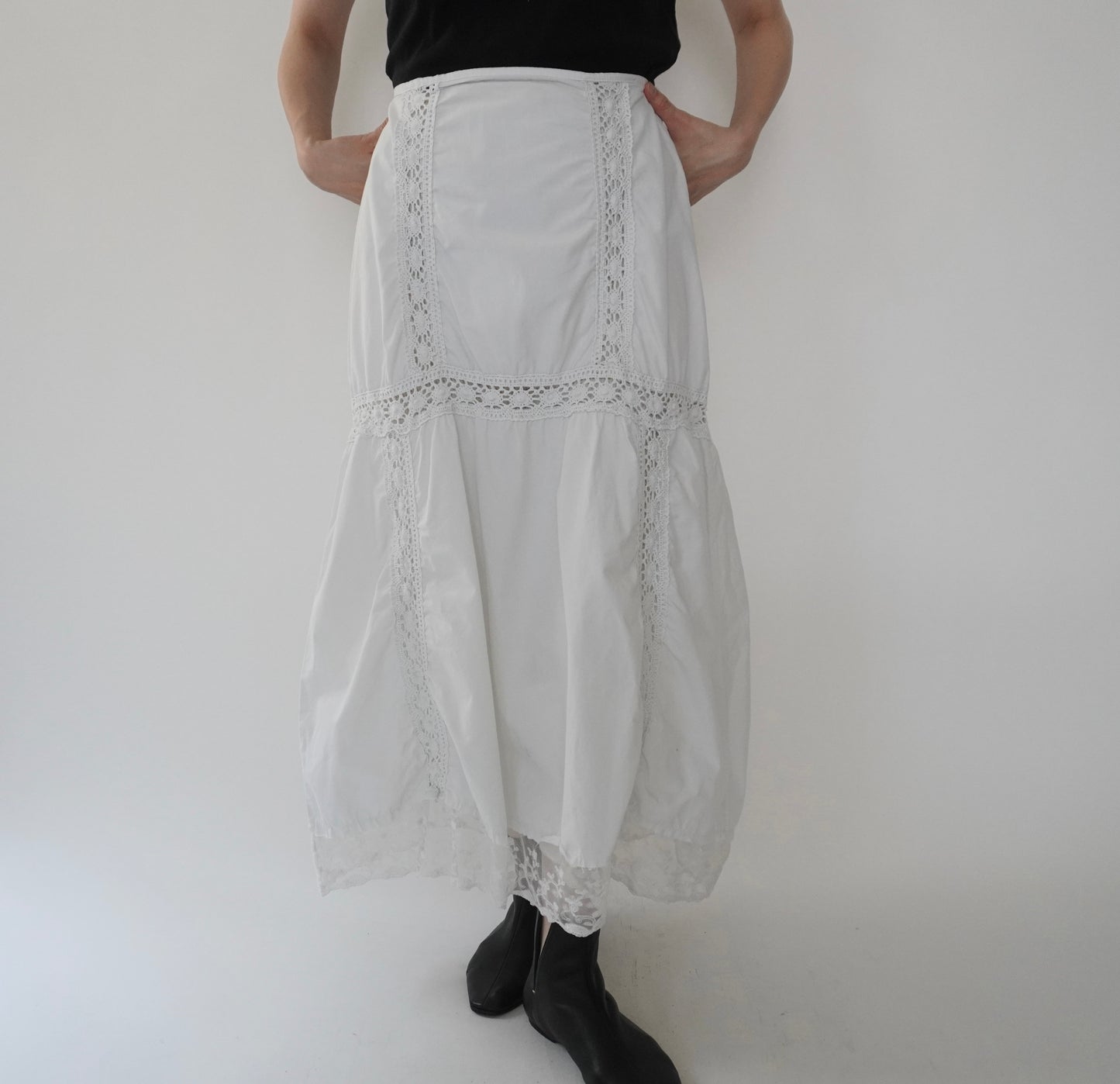 80s Lace Design Skirt Made in Italy