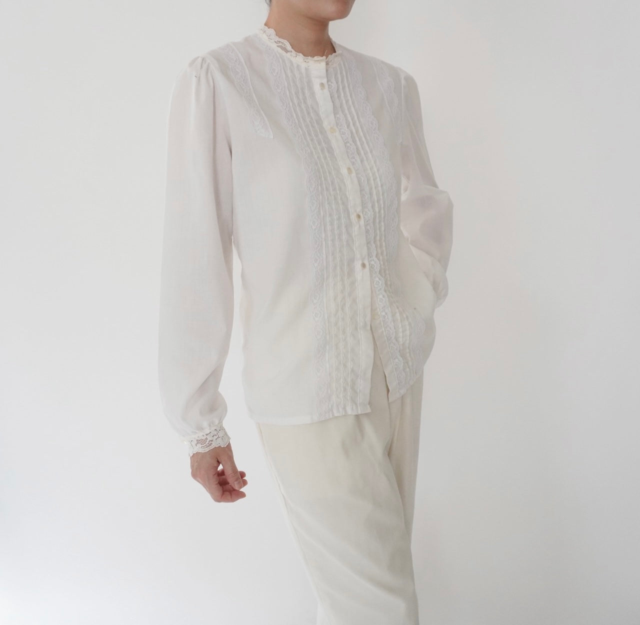 80s Lace Design Blouse