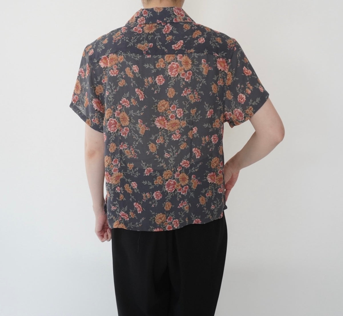 90s Floral Print Shirt