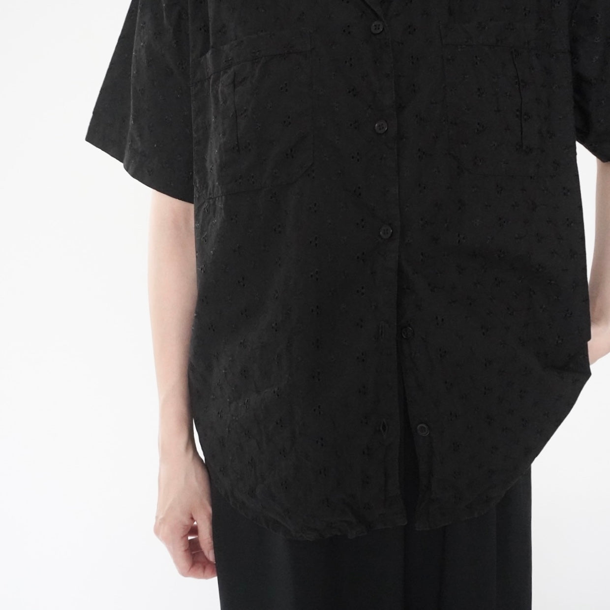 90s Embroidery Cut Lace Design Shirt
