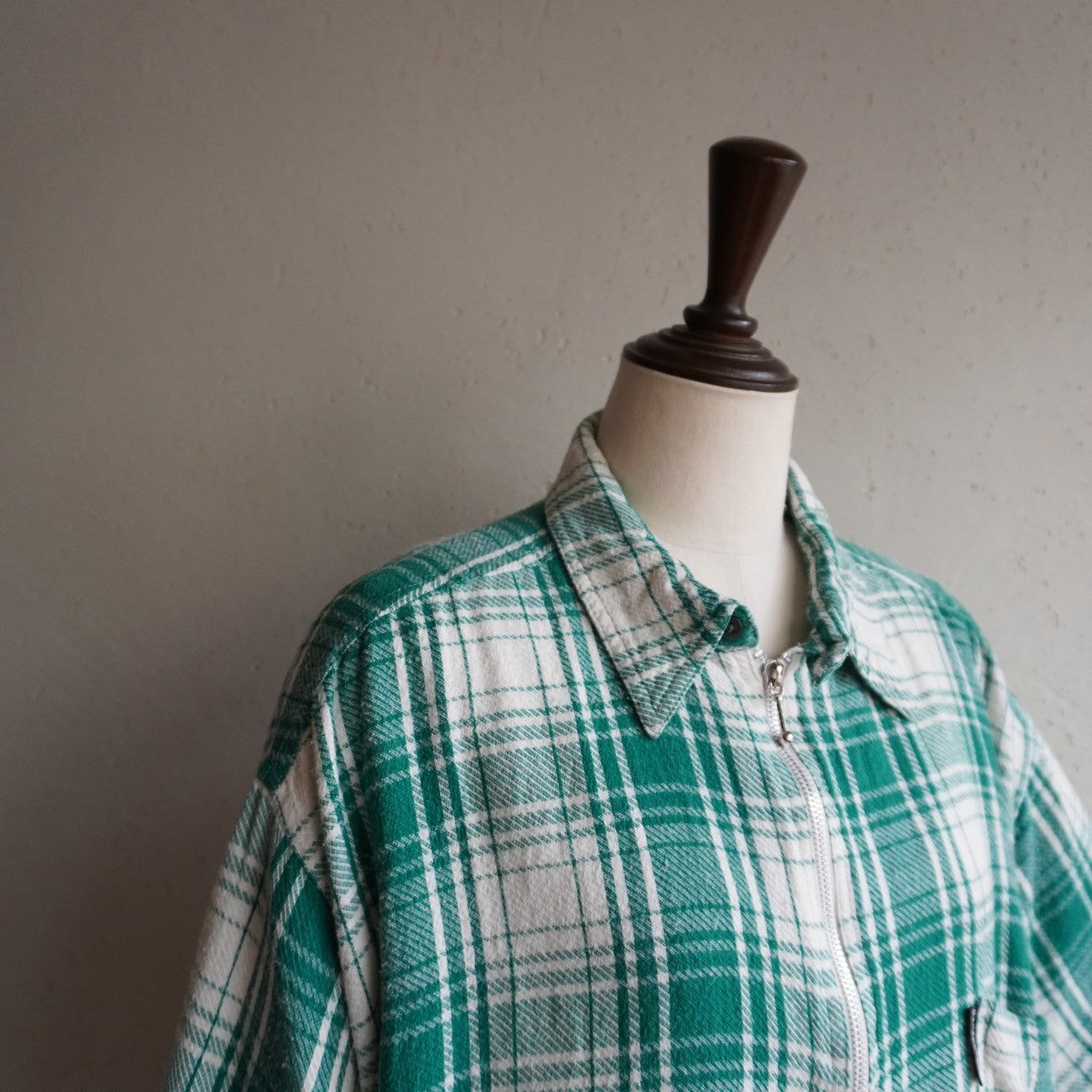 90s Zipped Pullover Shirt