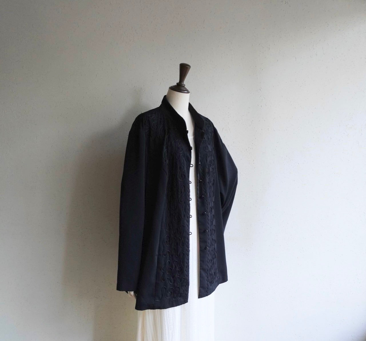 90s Black Embroidery Blouse