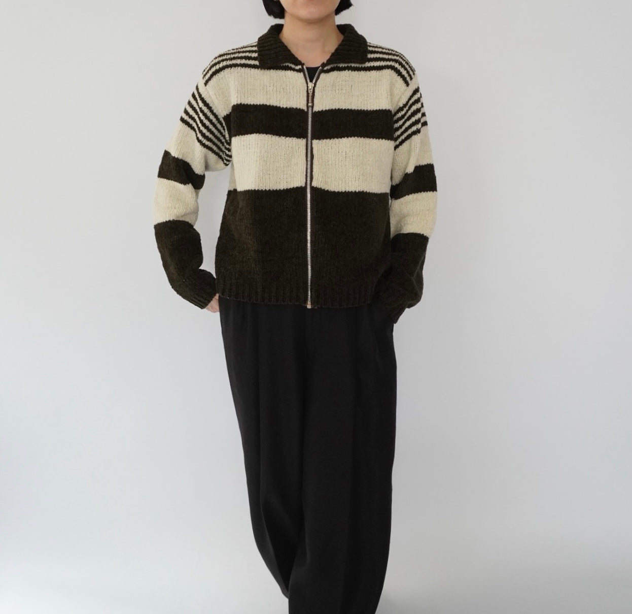 90s EURO Zipped Top