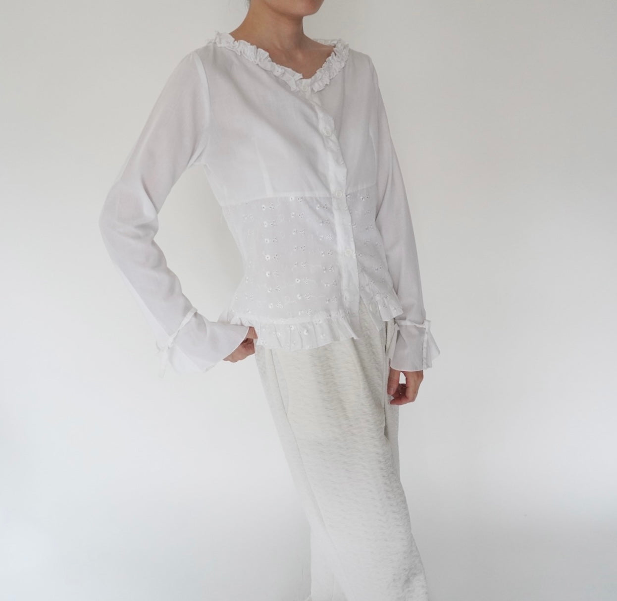 90s Lace Design Blouse