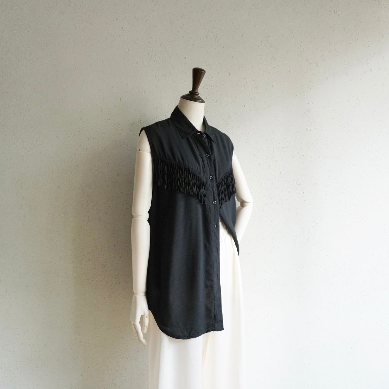 90s Sleeveless Fringe Shirt
