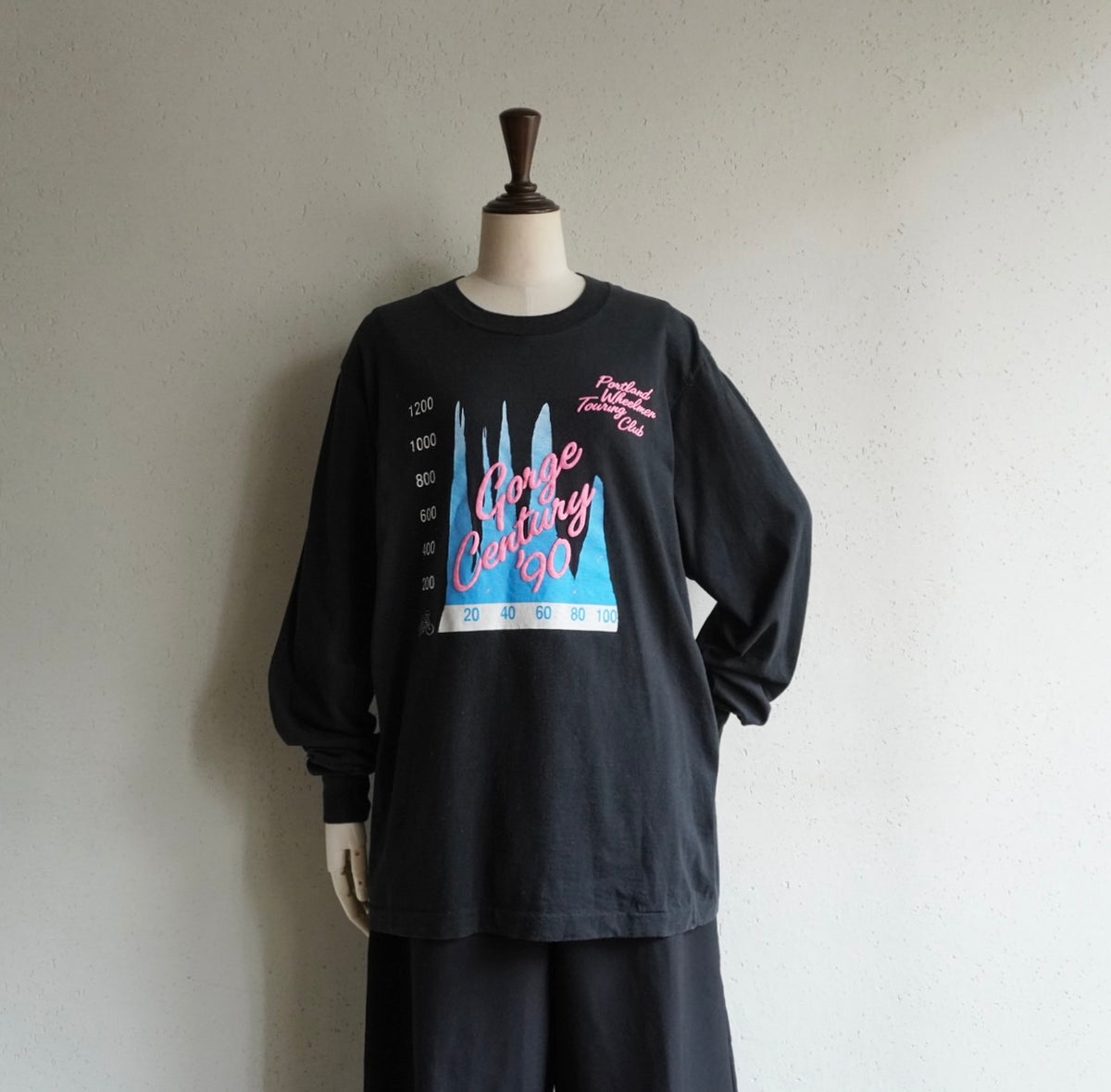90s Long Sleeves Printed T-shirt Made in USA
