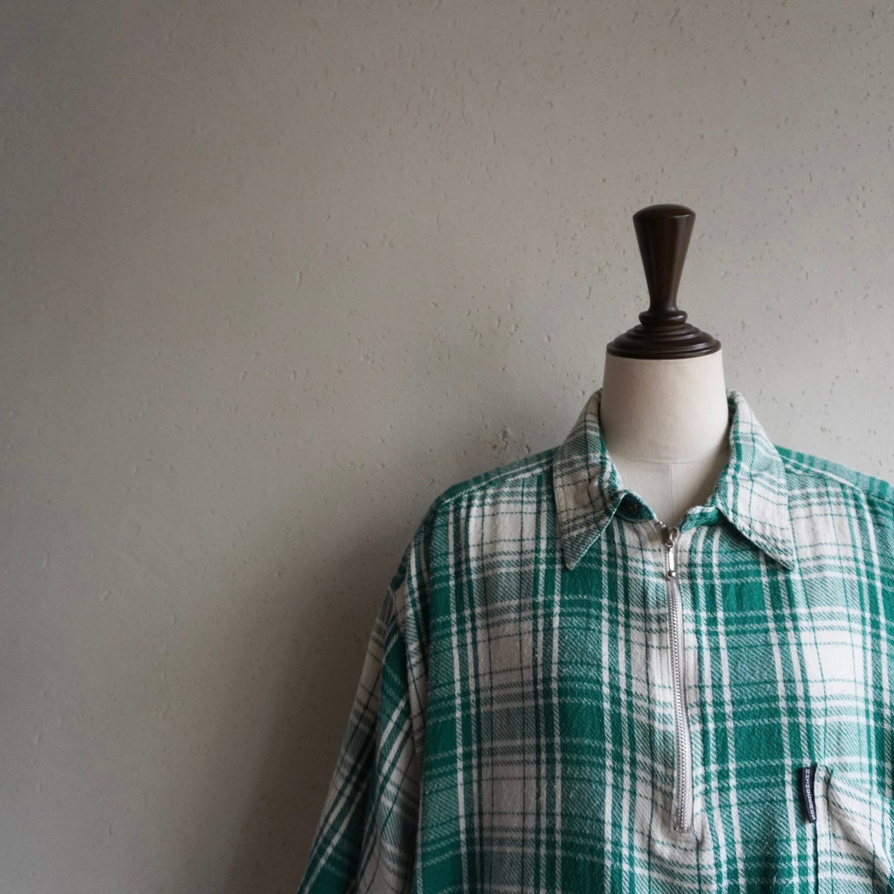 90s Zipped Pullover Shirt