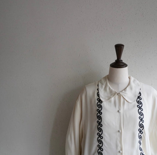 90s "cacharel"Embroidery Shirt Made in Italy