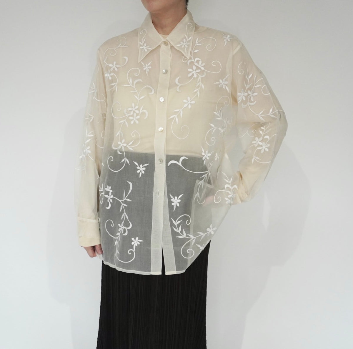 90s Embroidery Silk Shirt