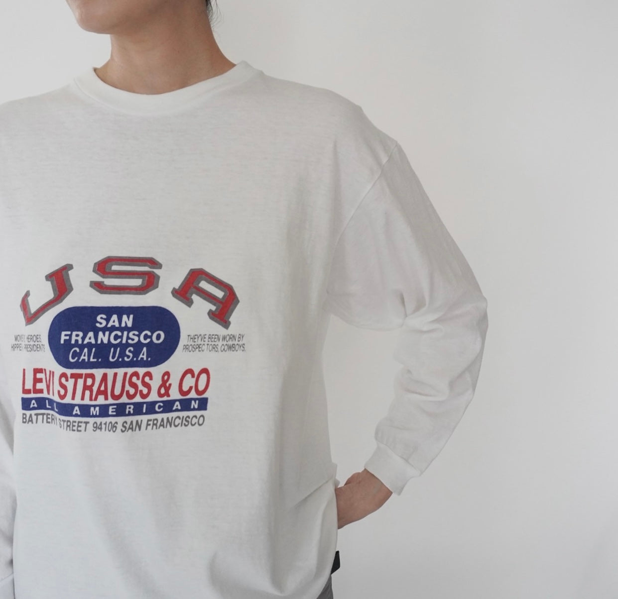 90s "Levis"  Printed Long Sleeves T-shirt